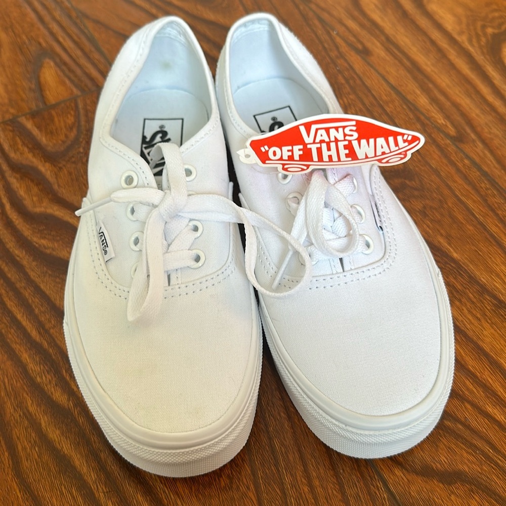 Vans Authentic Skate Shoe - True White, Unisex, Women’s 7.5, Men’s 6